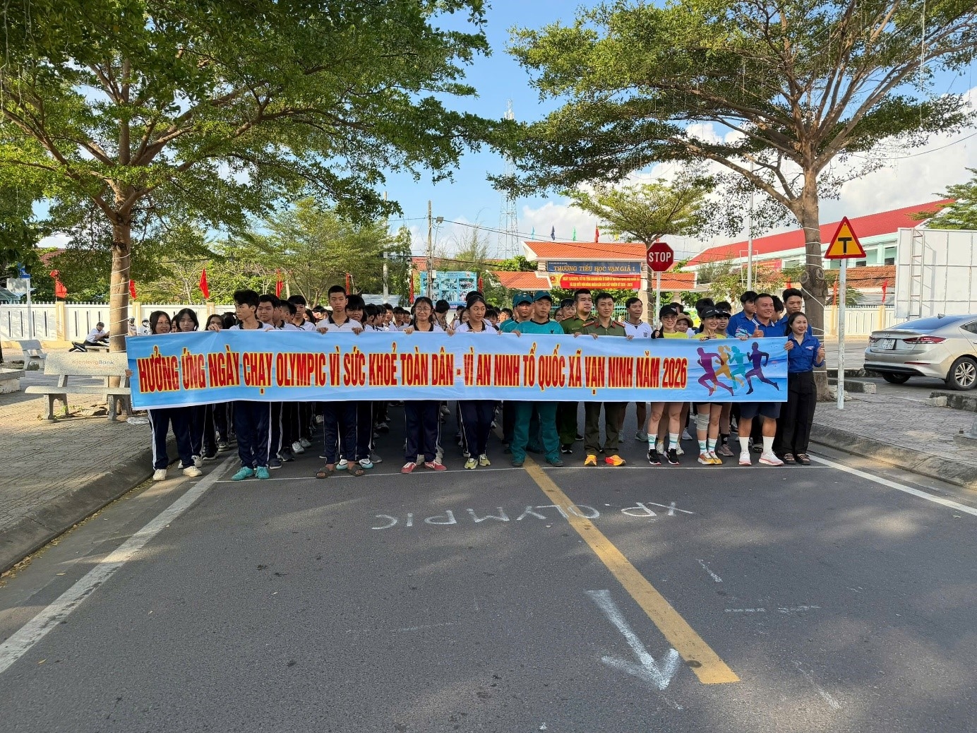 Công an xã Vạn Ninh hưởng ứng Ngày chạy Olympic - Vì sức khỏe toàn dân - Vì an ninh Tổ quốc năm 2026 trên địa bàn xã Vạn Ninh