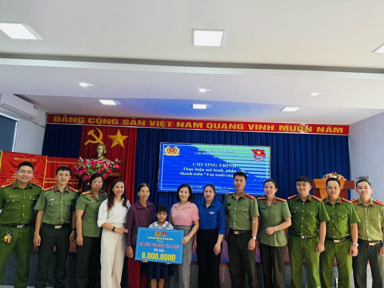 Chi Đoàn Công an xã Vạn Ninh lan tỏa yêu thương qua phần việc “Em nuôi của Đoàn