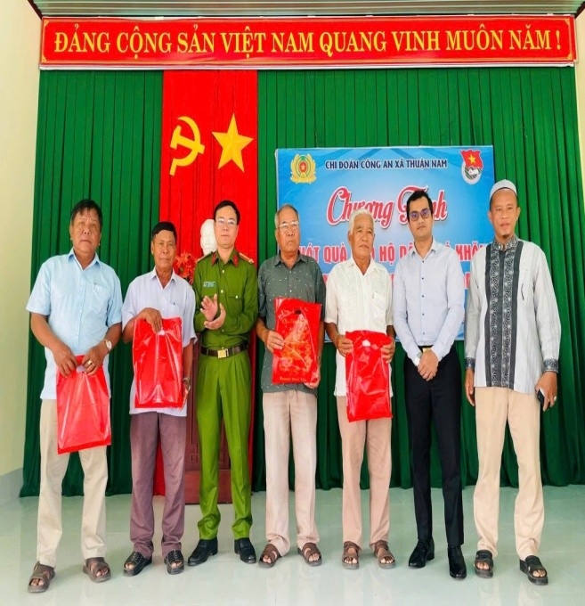 Đoàn viên, thanh niên Công an xã Thuận Nam sôi nổi hưởng ứng Tháng Thanh niên năm 2026