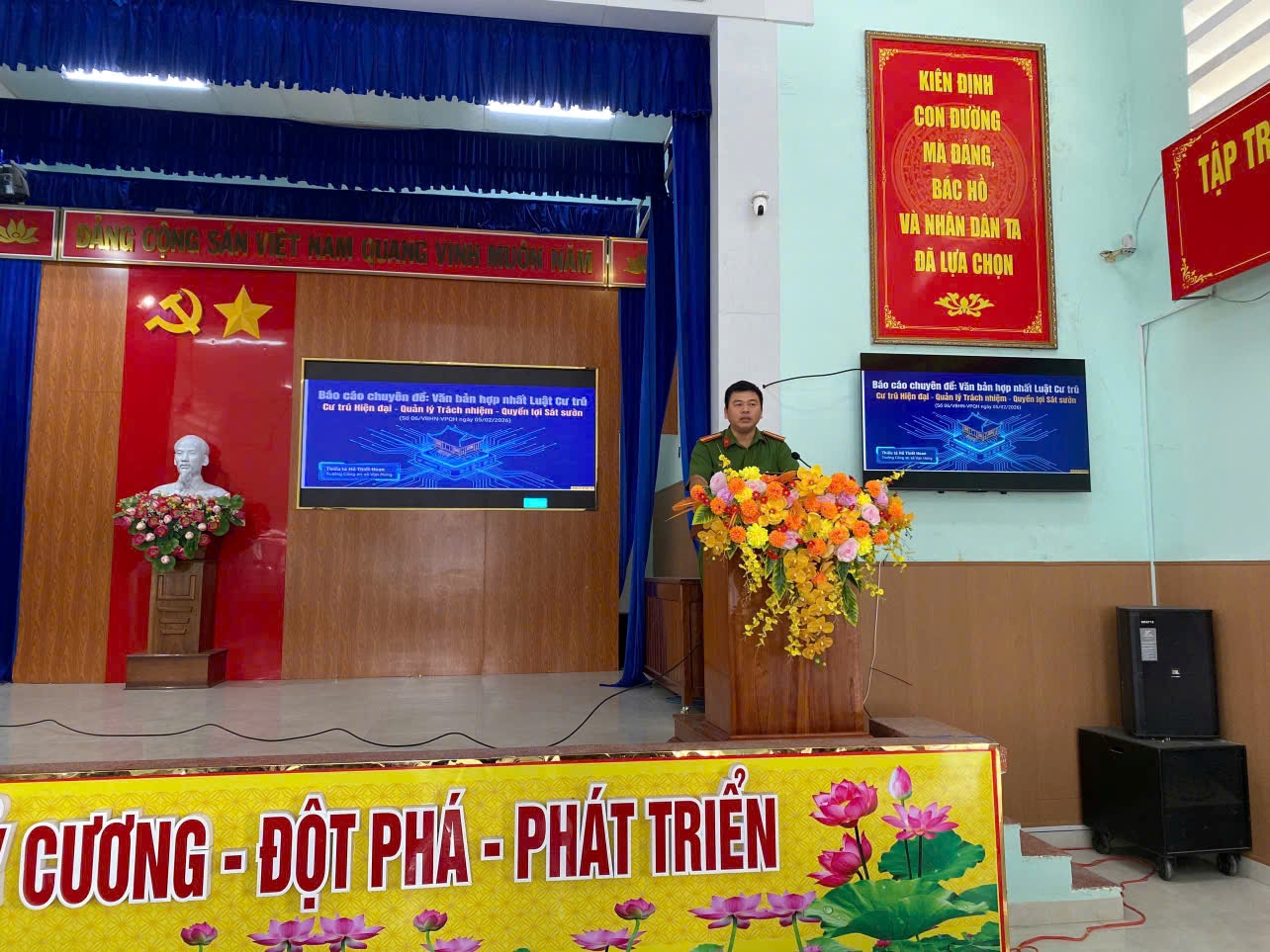 Vạn Hưng: Tuyên truyền phổ biến Luật Cư trú và Luật An ninh mạng cho cán bộ và Nhân dân