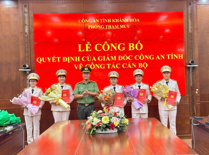 Phòng Tham mưu tổ chức Lễ công bố các Quyết định của Giám đốc Công an tỉnh về công tác cán bộ