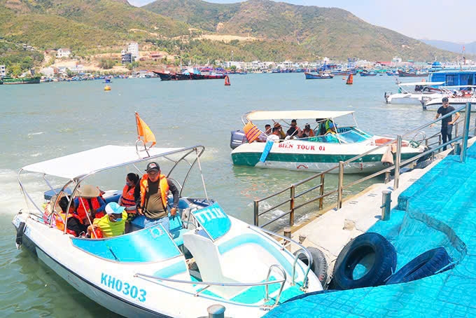Tăng cường công tác đảm bảo an toàn cho người dân và du khách tại các bãi biển và các cơ sở lưu trú du lịch