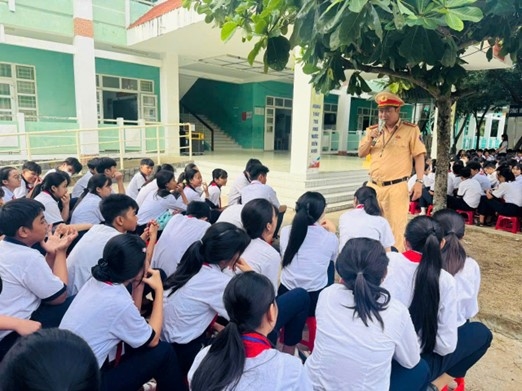 Tổ chức tuyên truyền pháp luật về trật tự, an toàn giao thông  trên địa bàn tỉnh Khánh Hoà