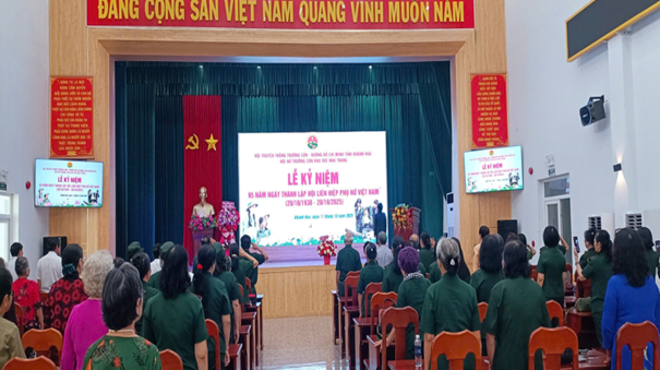 Thăm, tặng quà tri ân hội viên Hội Nữ Trường Sơn khu vực Nha Trang nhân kỷ niệm 95 năm Ngày thành lập Hội Liên hiệp Phụ nữ Việt Nam