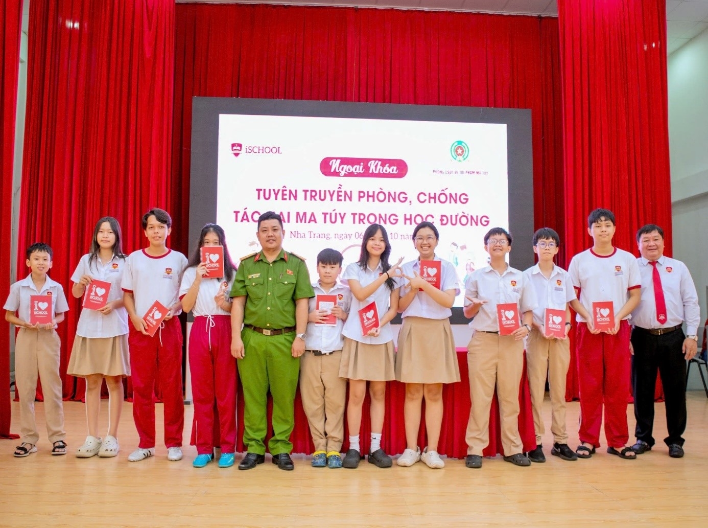 Tuyên truyền phòng, chống tác hại thuốc lá điện tử và ma túy trong học đường tại trường Ischool