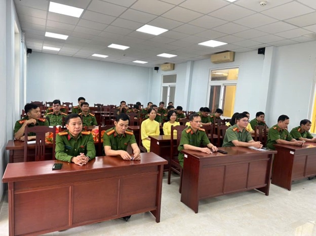 Công an xã Ninh Sơn tổ chức gặp mặt nhân kỷ niệm 95 năm ngày thành lập hội liên hiệp phụ nữ Việt Nam