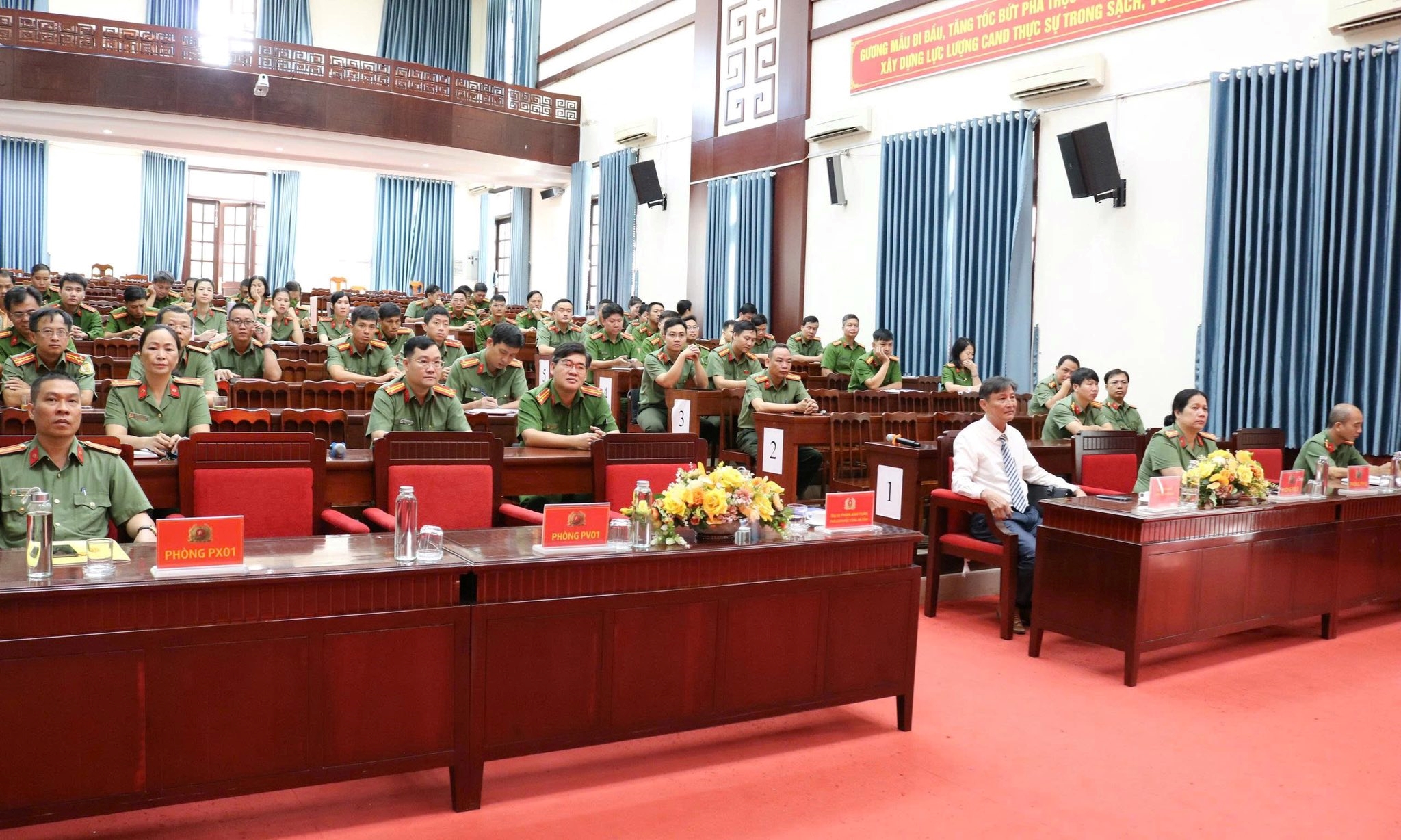 Công an Khánh Hòa: Khai giảng lớp bồi dưỡng kiến thức dân tộc cho cán bộ chiến sĩ