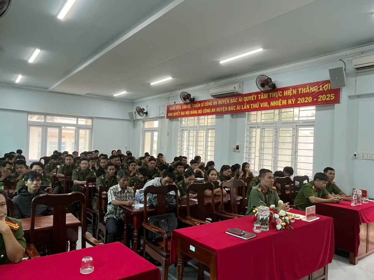 Công an tỉnh tổ chức lớp bồi dưỡng nghiệp vụ dành cho lực lượng tham gia bảo vệ an ninh trật tự ở cơ sở tại Công an xã Bác Ái Đông