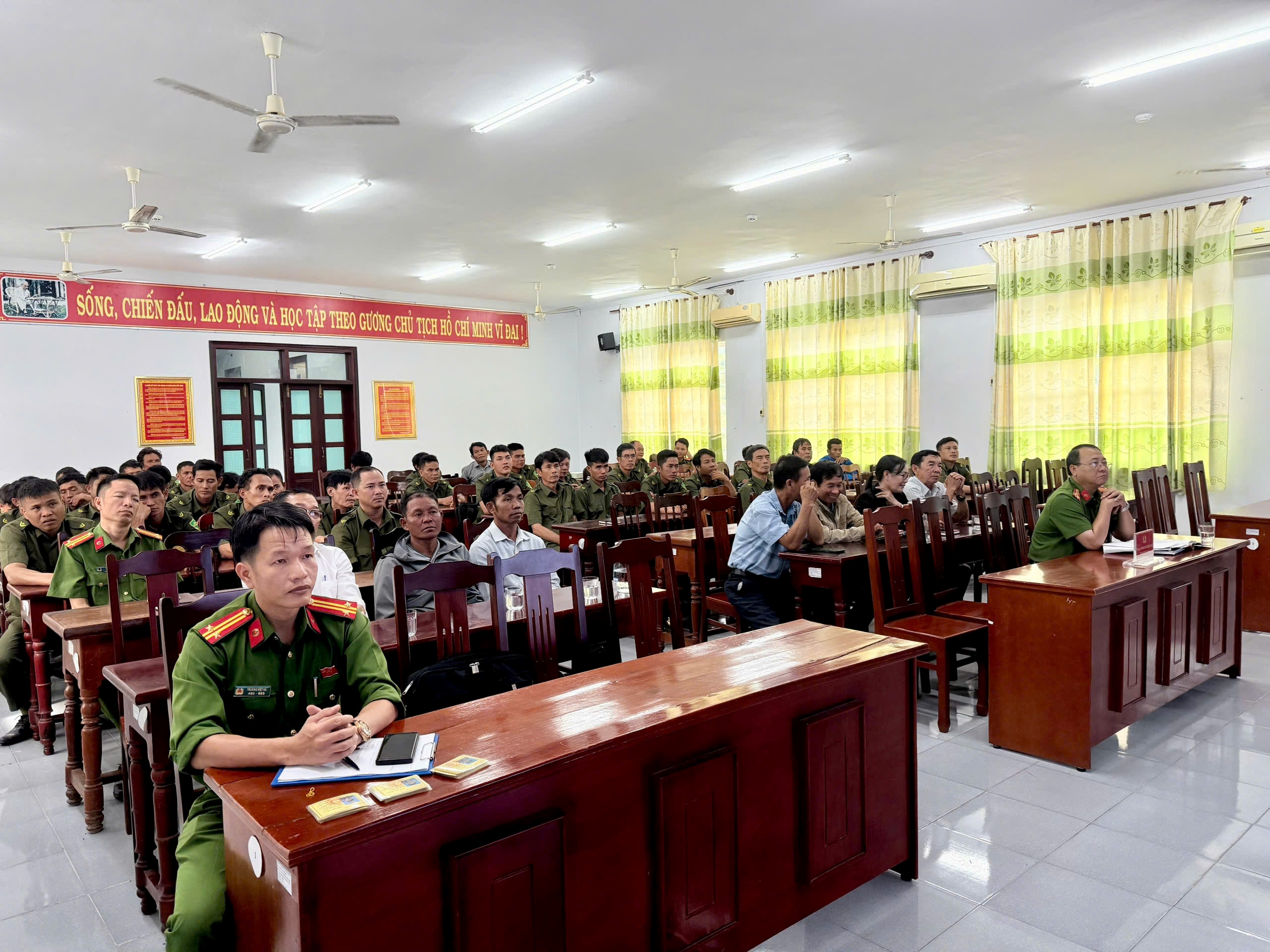 Công an xã Thuận Bắc gặp mặt lực lượng tham gia bảo vệ an ninh trật tự ở cơ sở