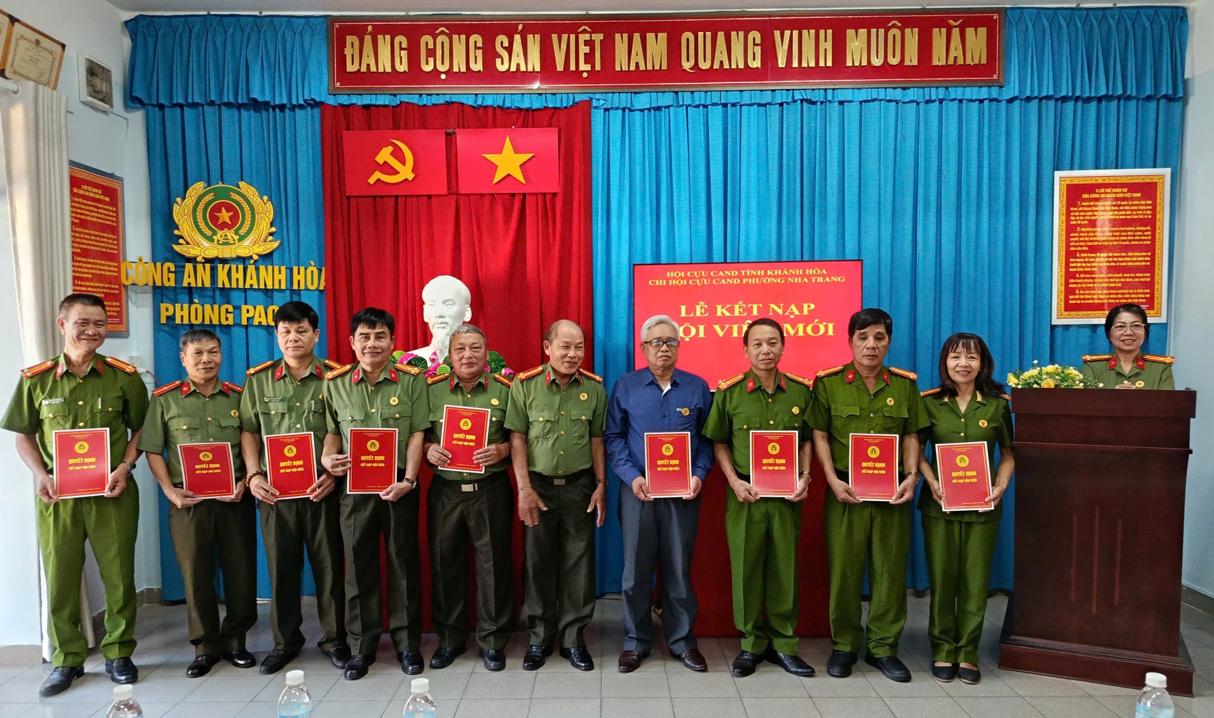 Chi hội Cựu CAND phường Nha Tran: Kết nạp hội viên mới