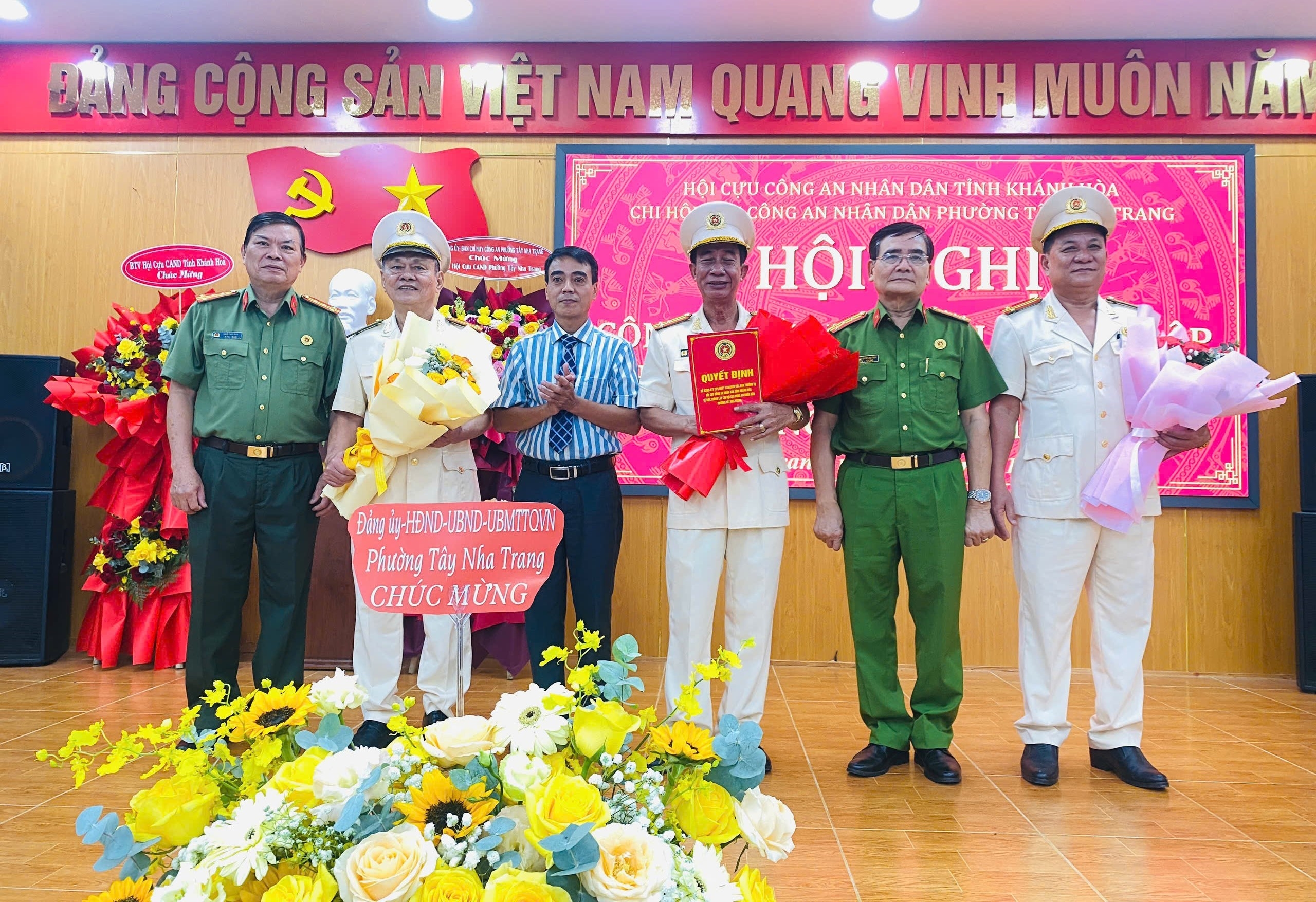 Công bố quyết định thành lập chi hội cựu CAND phường Tây Nha Trang