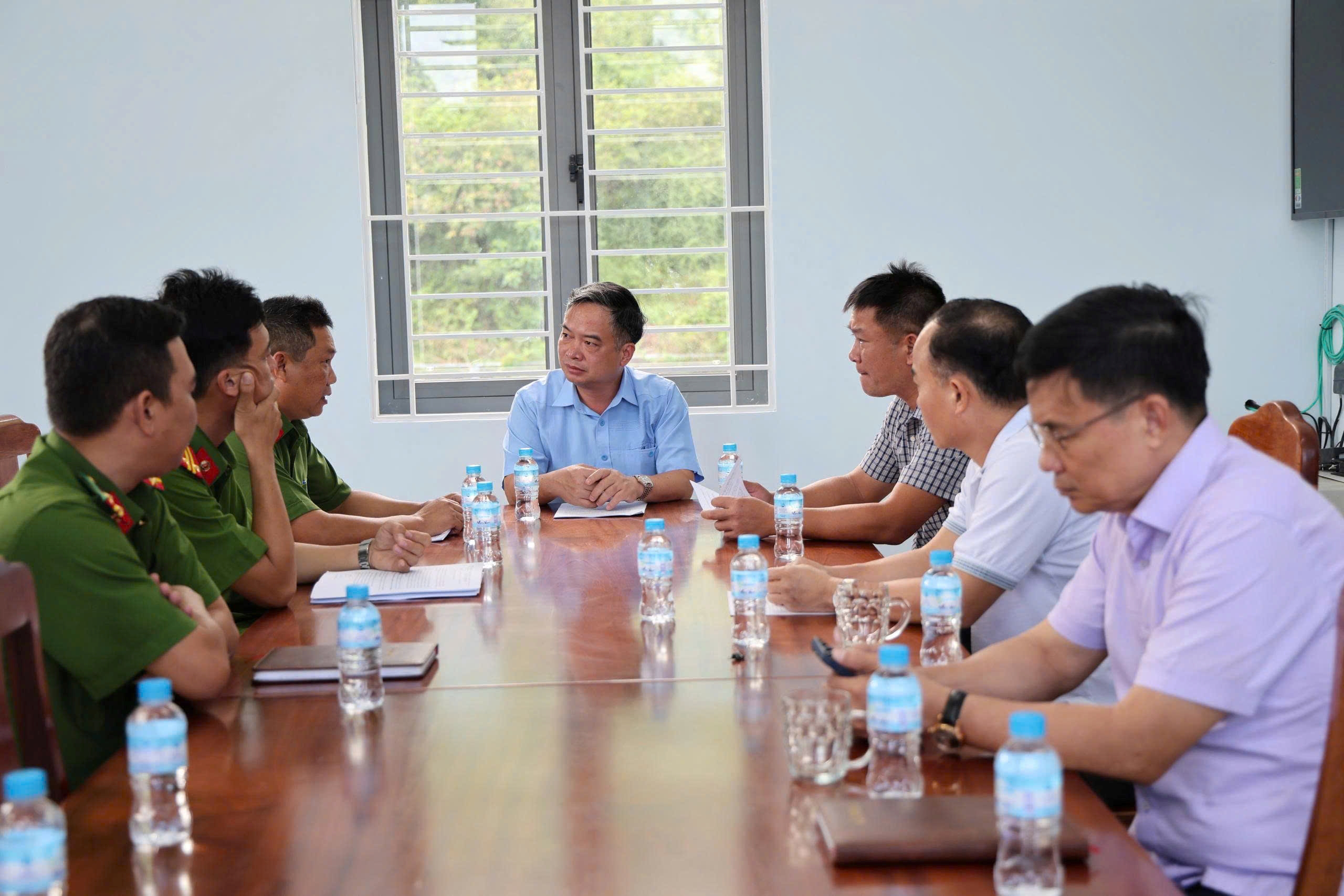 Đồng chí Giám đốc Công an tỉnh kiểm tra công tác phòng chống bão số 13