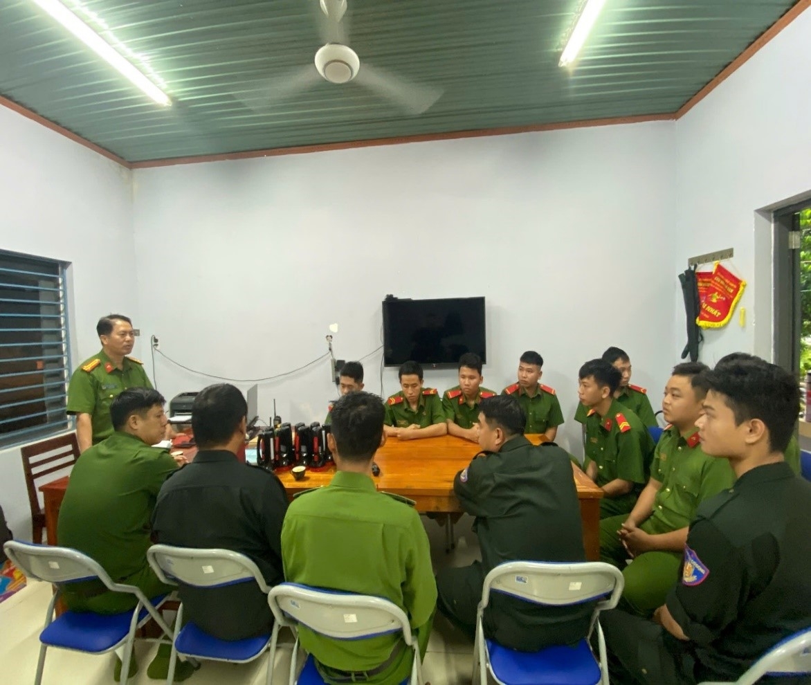 Lãnh đạo và cán bộ, chiến sĩ Phòng Cảnh sát cơ động chủ động ứng phó bão số 13 – Kalmaegi