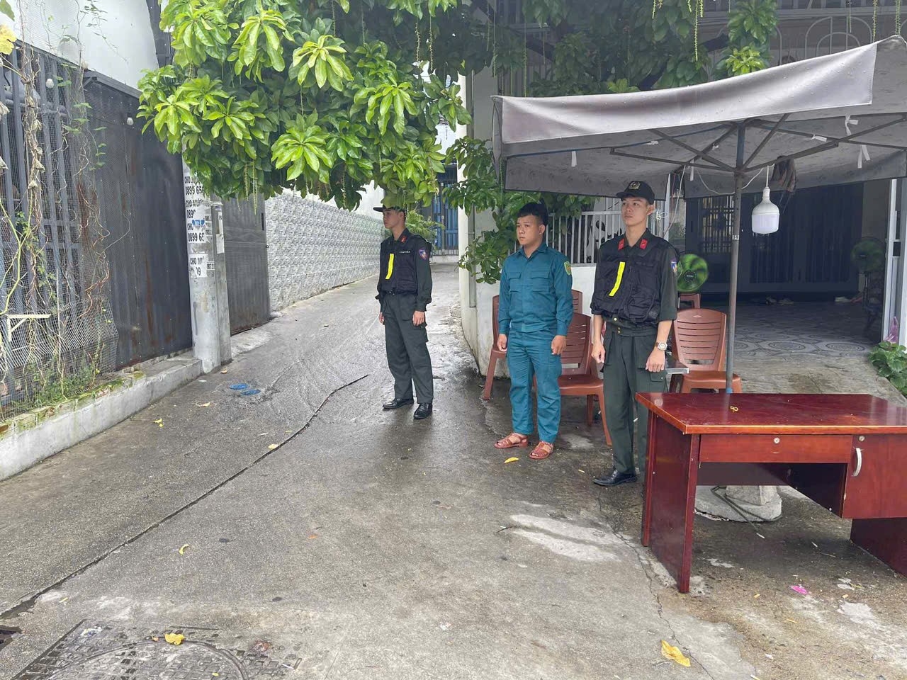 Phòng Cảnh sát cơ động phối hợp Công an phường Bắc Nha Trang tăng cường tuần tra, chốt chặn các điểm phức tạp về ma túy