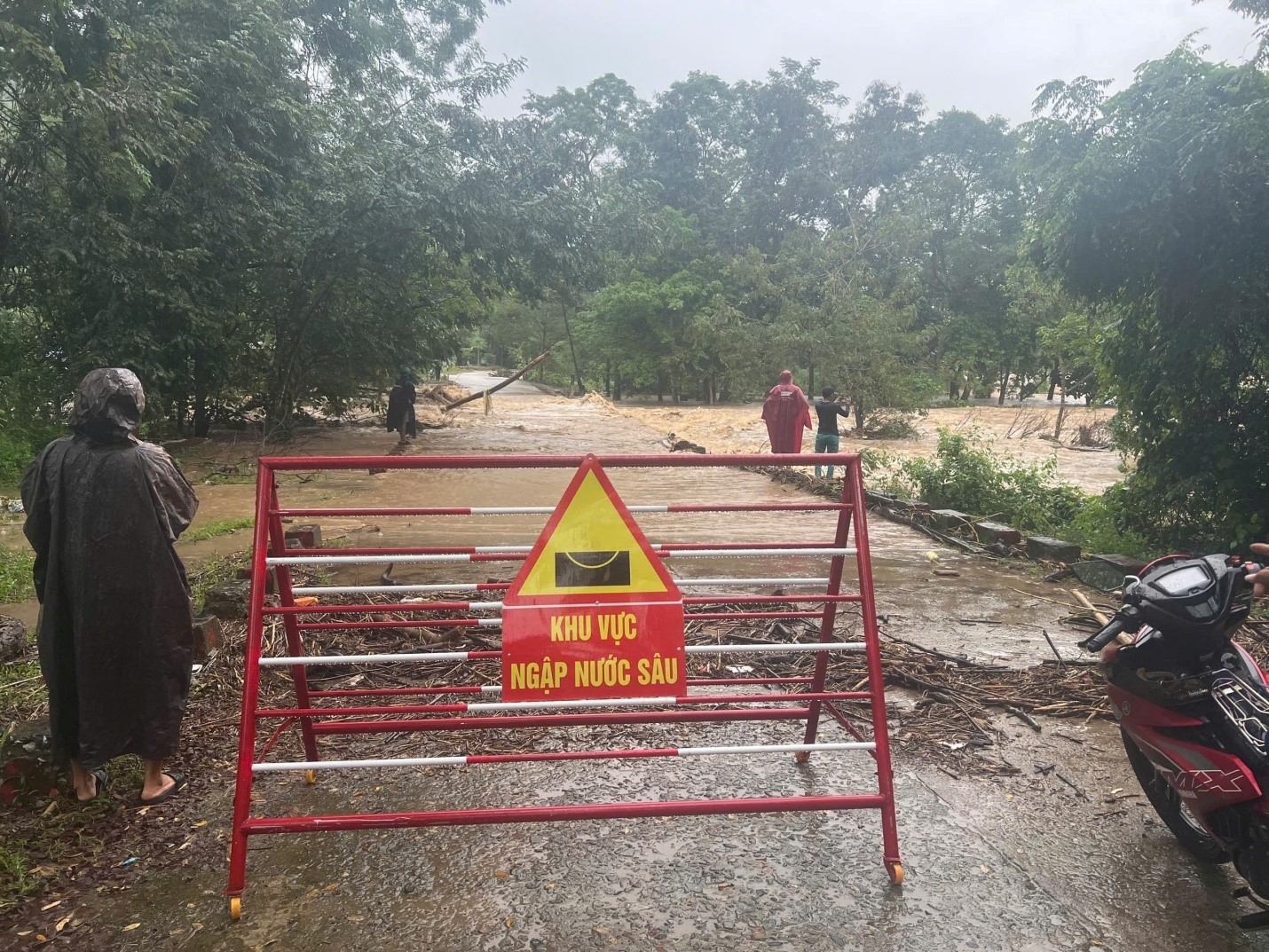 Thông báo khẩn về tình hình mưa lũ và giao thông tại tỉnh Khánh Kòa