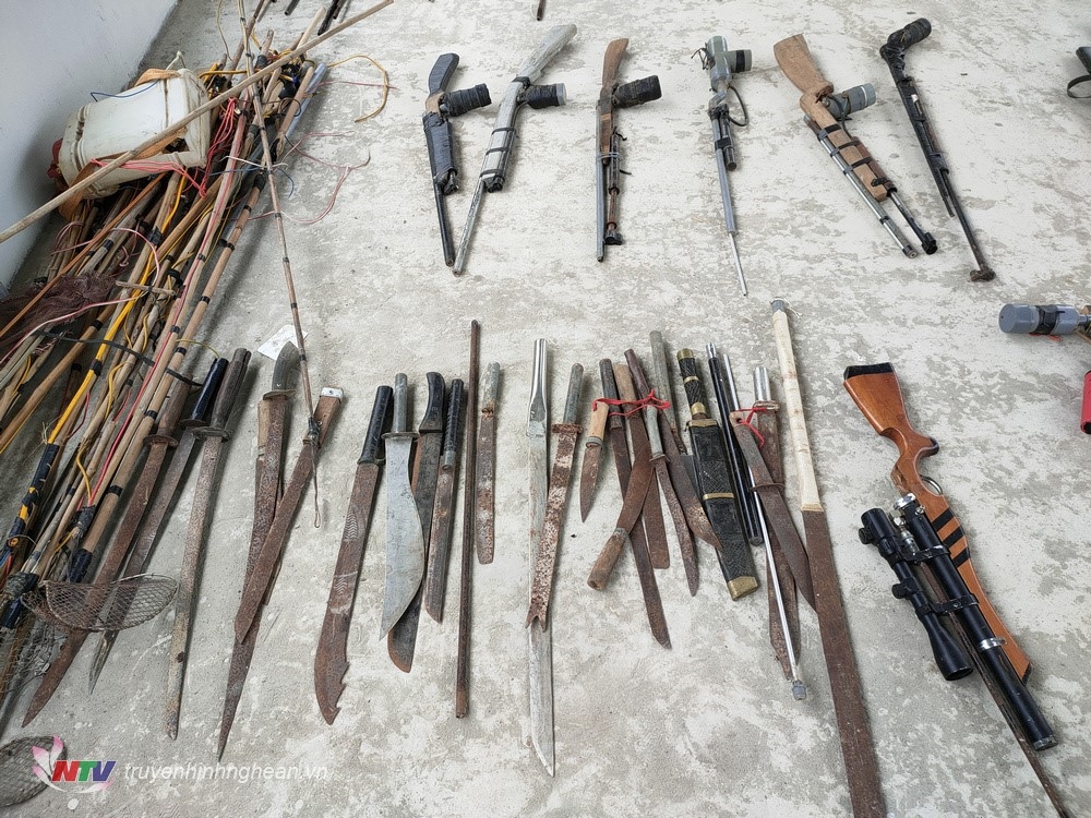 Tuyên truyền vận động toàn dân giao nộp và đấu tranh với tội phạm vi phạm pháp luật về quản lý, sử dụng vũ khí, vật liệu nổ và công cụ hỗ trợ những tháng cuối năm 2025