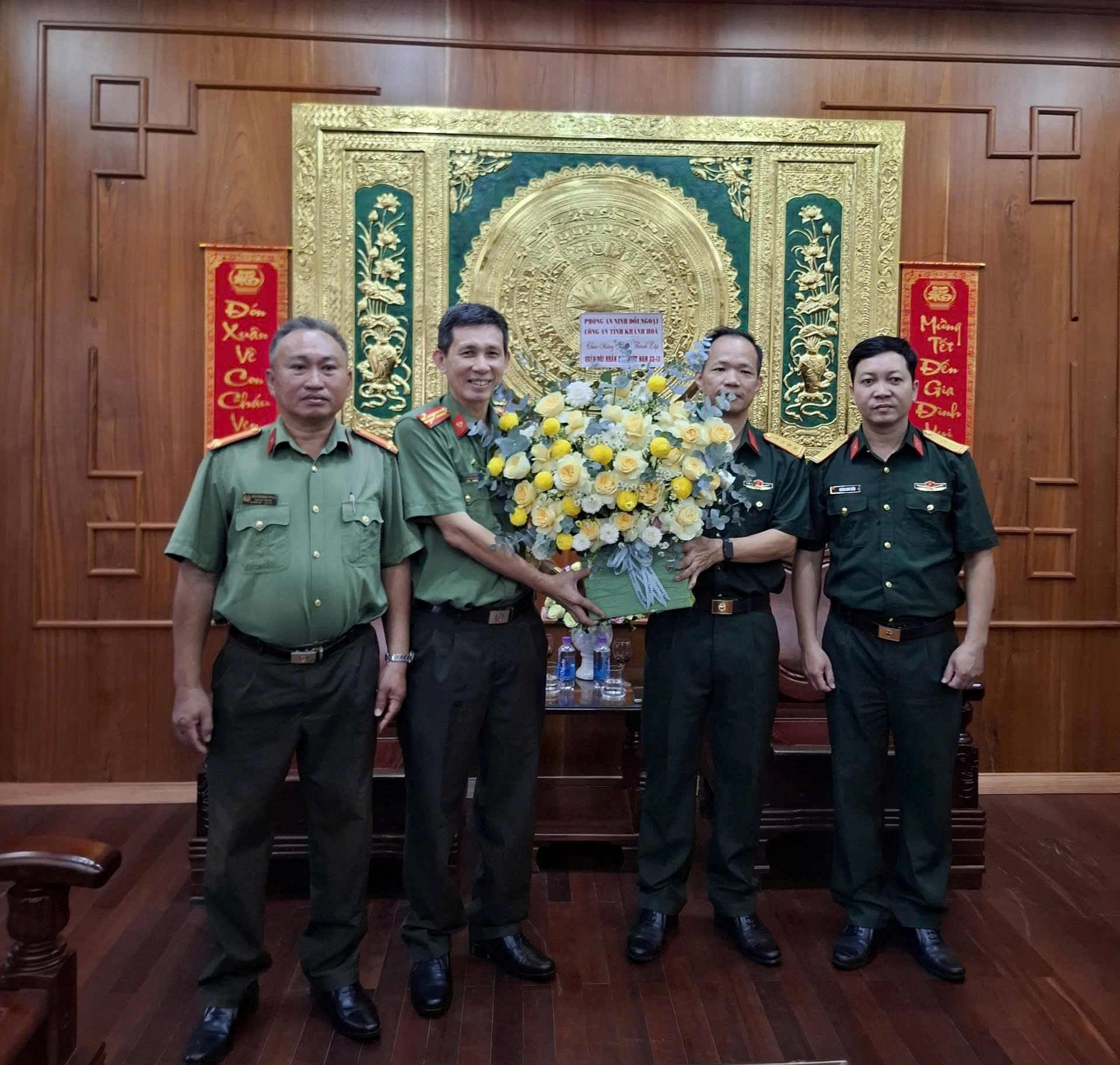 Phòng An ninh đối ngoại thăm, chúc mừng Trung tâm Nhiệt đới Việt – Nga chi nhánh ven biển
