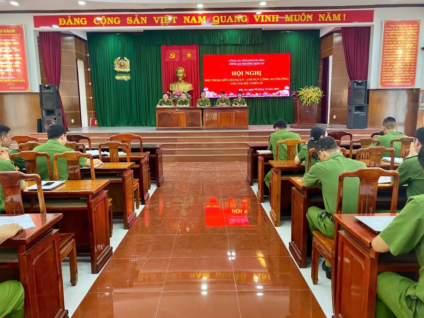 Công an phường Bảo An tổ chức đối thoại giữa Đảng ủy – Chỉ huy với cán bộ, chiến sĩ