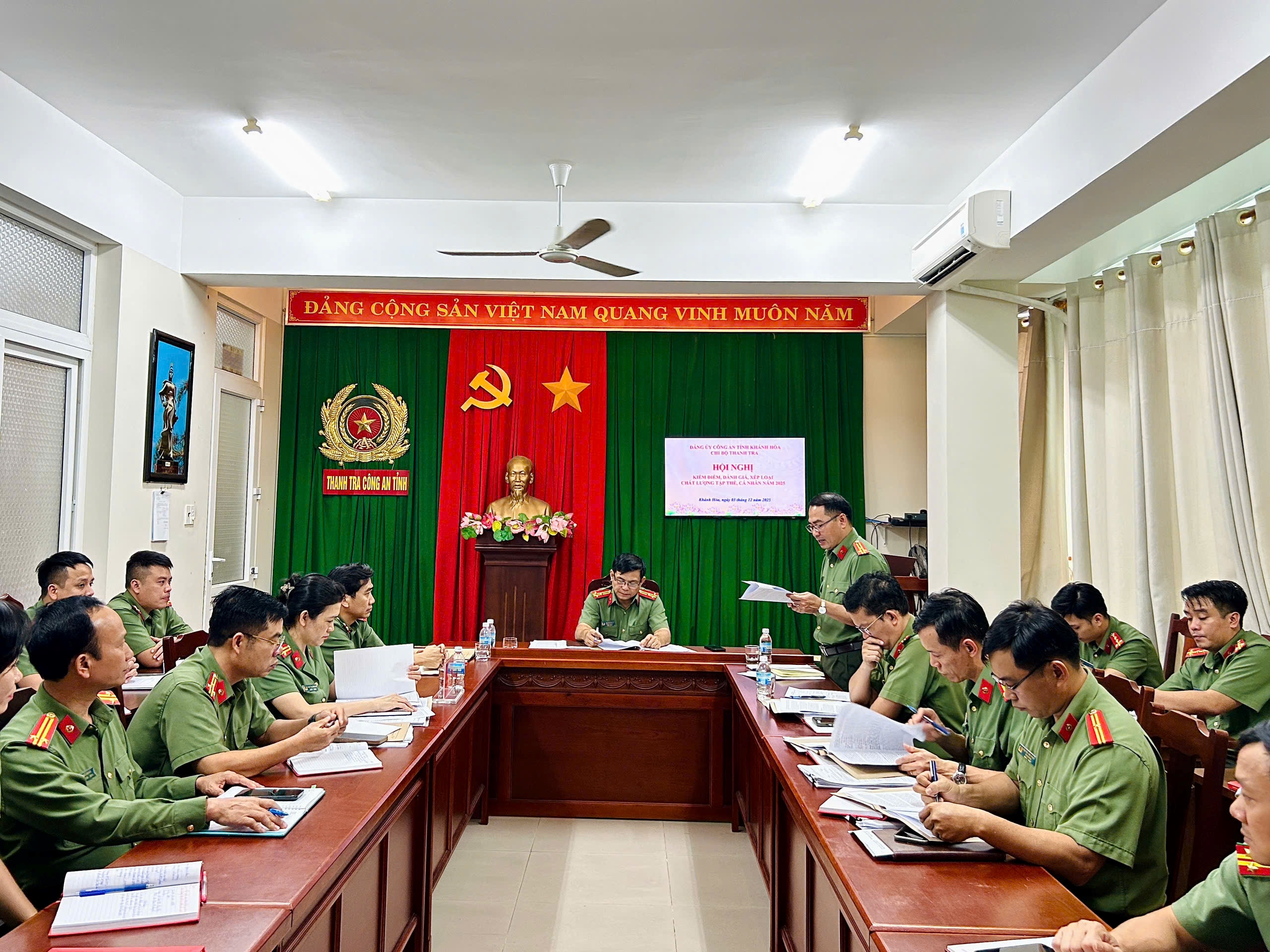 Hội nghị kiểm điểm, đánh giá, xếp loại tổ chức đảng và đảng viên năm 2025.