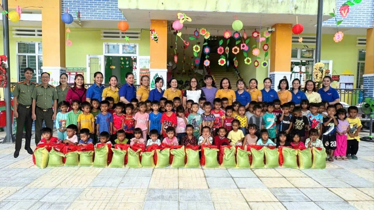 Gửi trao yêu thương về Cam Phước Đông