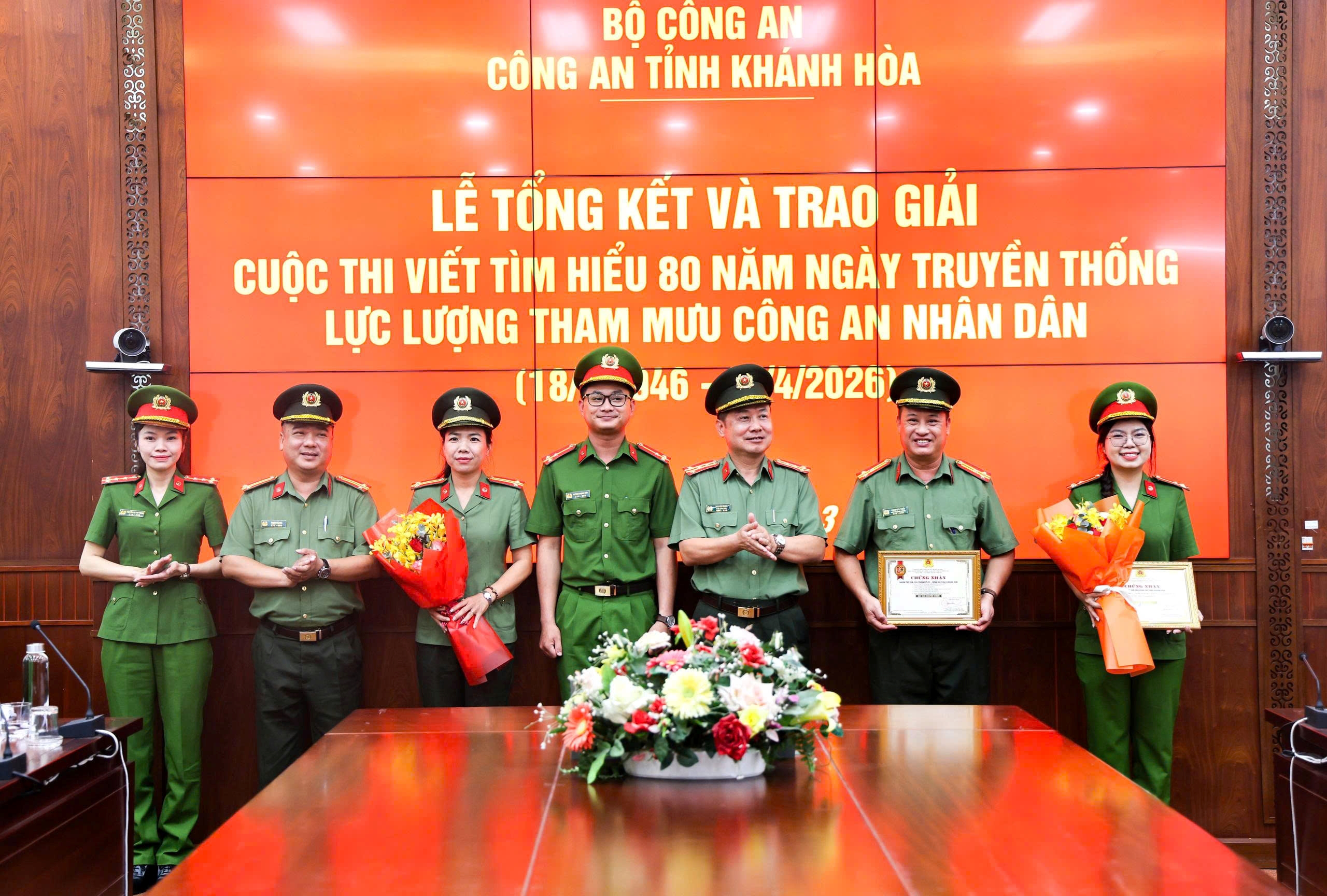 Trao giải cuộc thi viết tìm hiểu 80 năm Ngày truyền thống lực lượng Tham mưu CAND