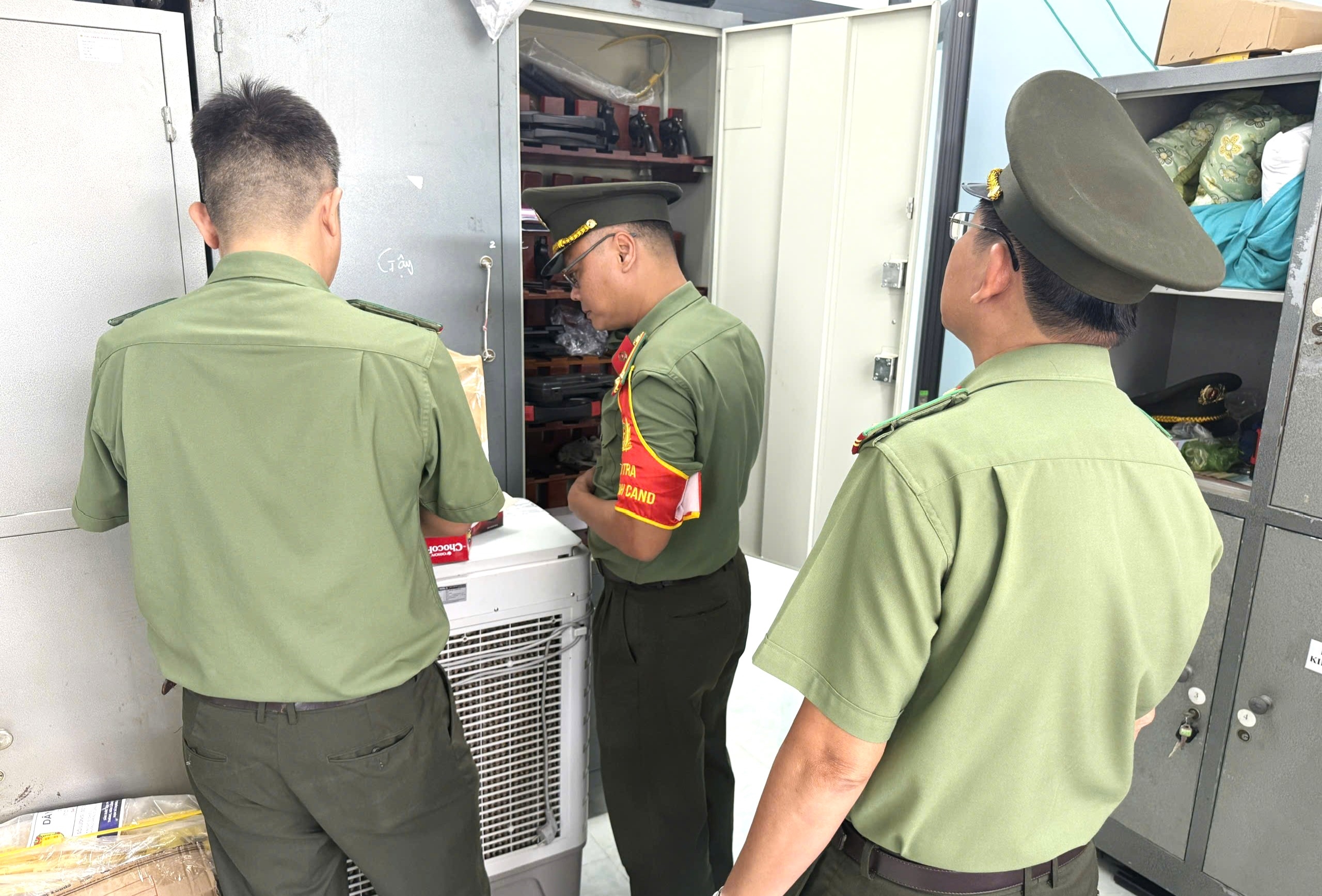 Tăng cường kiểm tra việc chấp hành Điều lệnh Công an nhân dân trước thềm “Ngày hội toàn dân đi bầu”