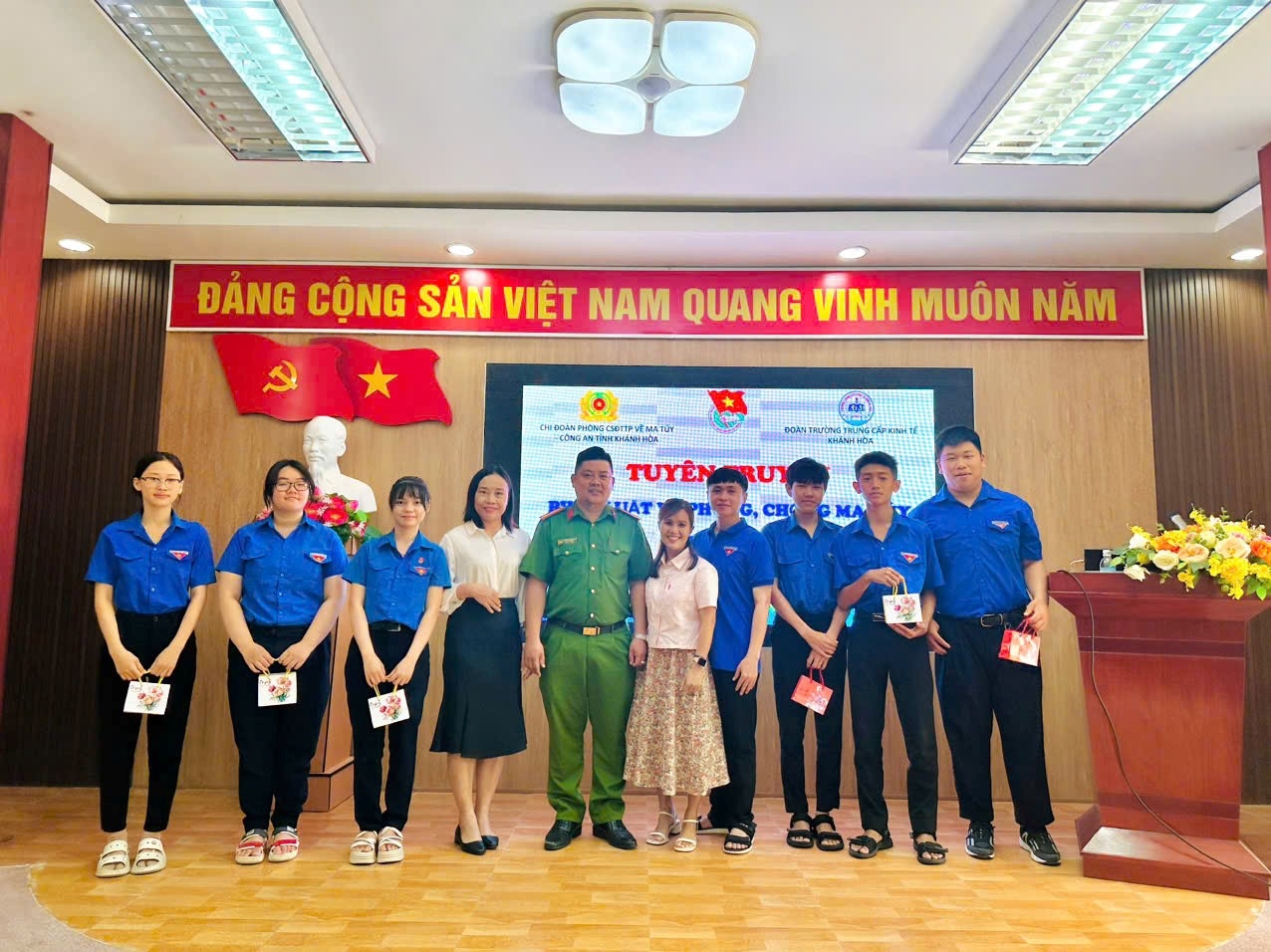 Chi đoàn Phòng Cảnh sát điều tra tội phạm về ma túy tổ chức chương trình “Tuyên truyền pháp luật về phòng, chống ma túy năm 2025” tại trường Trung cấp Kinh Tế Khánh Hòa.