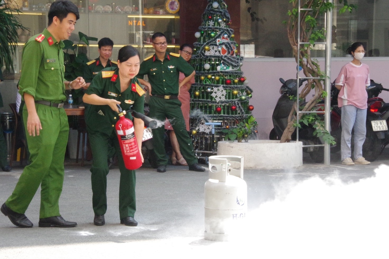 Tăng cường tuyên truyền, hướng dẫn công tác PCCC và CNCH mùa nắng nóng, hanh khô và dịp Lễ 30/4 và 01/5