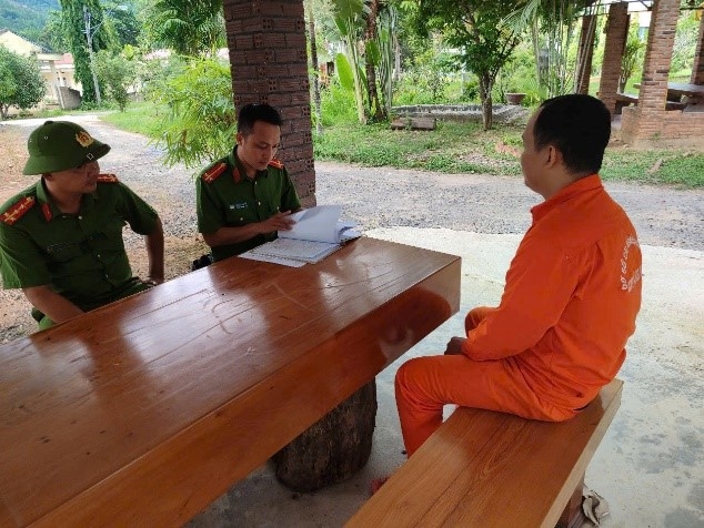 Cơ quan thi hành án hình sự áp giải đối tượng đang cai nghiện đưa đi chấp hành án