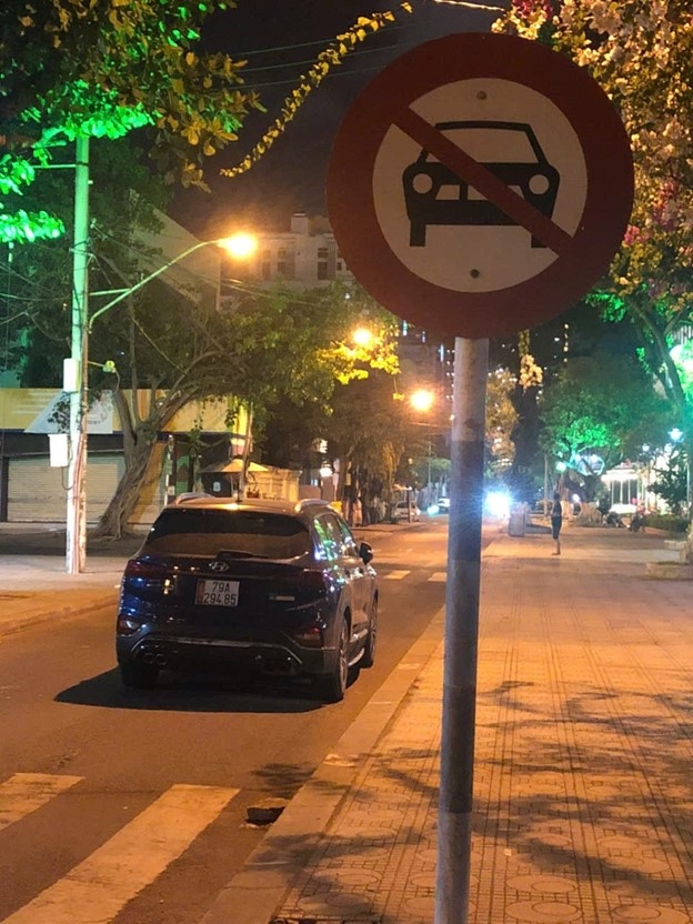 Khuyến cáo người dân về hành vi dừng, đỗ sai quy định trên địa bàn thành phố Nha trang