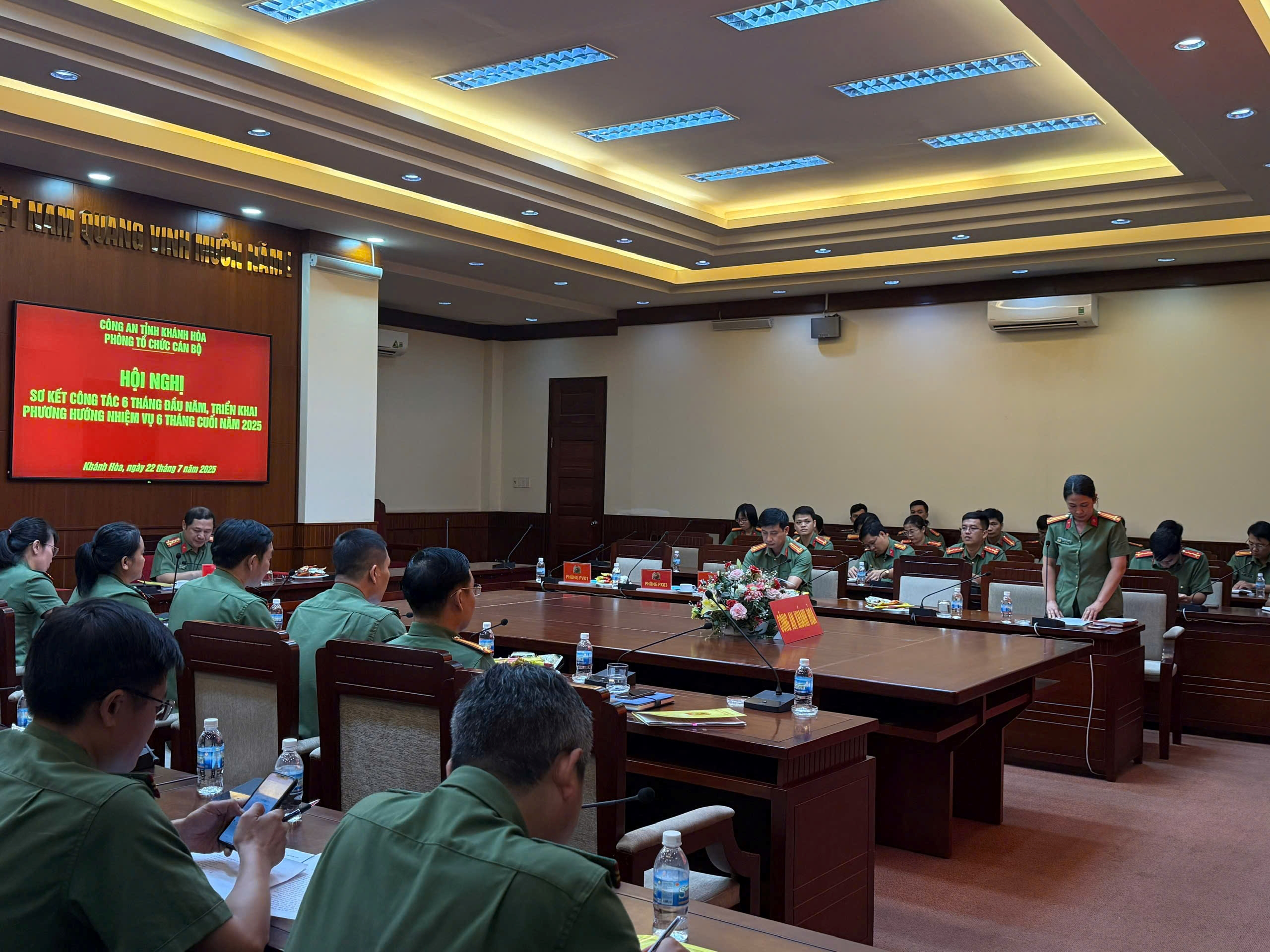 Phòng Tổ chức cán bộ, Công an tỉnh Khánh Hòa tổ chức Hội nghị sơ kết công tác Công an 6 tháng đầu năm 2025