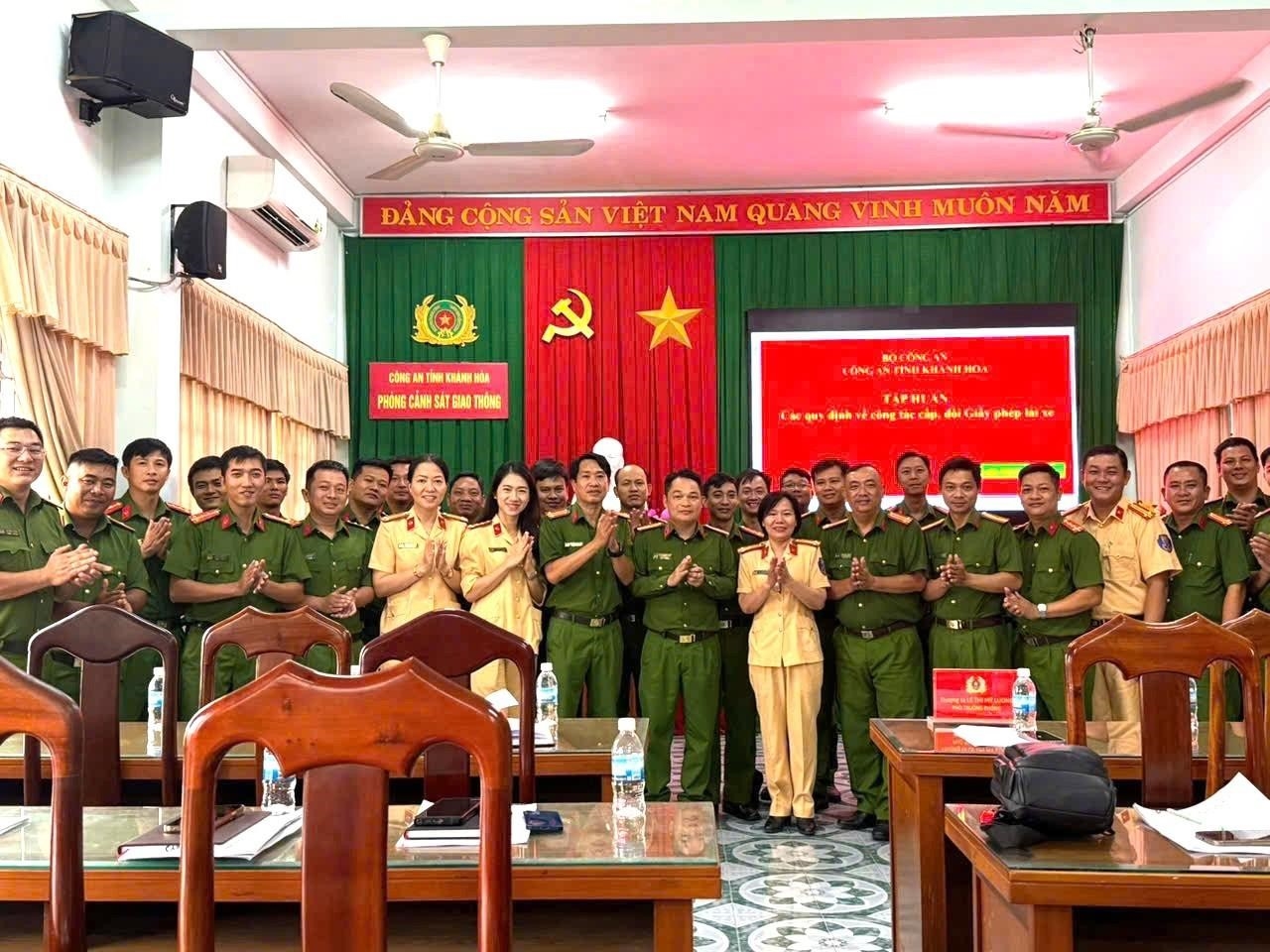 Công an Khánh Hòa tổ chức tập huấn công tác cấp, đổi giấy phép lái xe