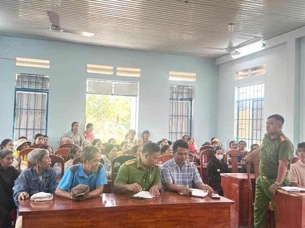 Công an xã Bác Ái thực hiện cao điểm tuyên truyền,  vận động Nhân dân tham gia bảo đảm an ninh trật tự, bảo vệ Đại hội Đảng toàn quốc lần thứ XIV và các hoạt động kỷ niệm 80 năm Ngày truyền thống Công an Nhân dân