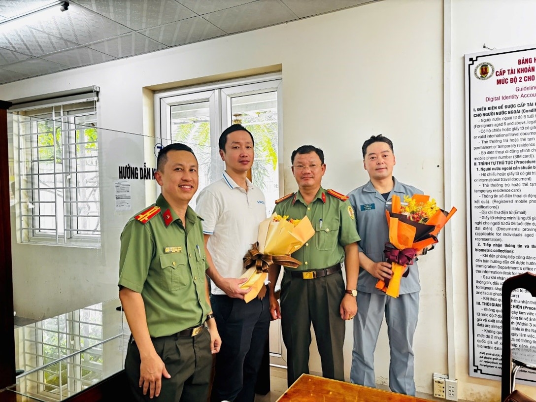 Hoàn thành cấp 100% tài khoản định danh điện tử mức độ 02 cho người nước ngoài đủ điều kiện