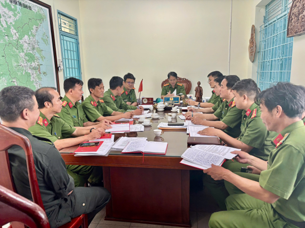 Chi bộ đội Tham mưu - huấn luyện tổ chức sinh hoạt định kỳ tháng 7 – buổi sinh hoạt đầu tiên sau sáp nhập