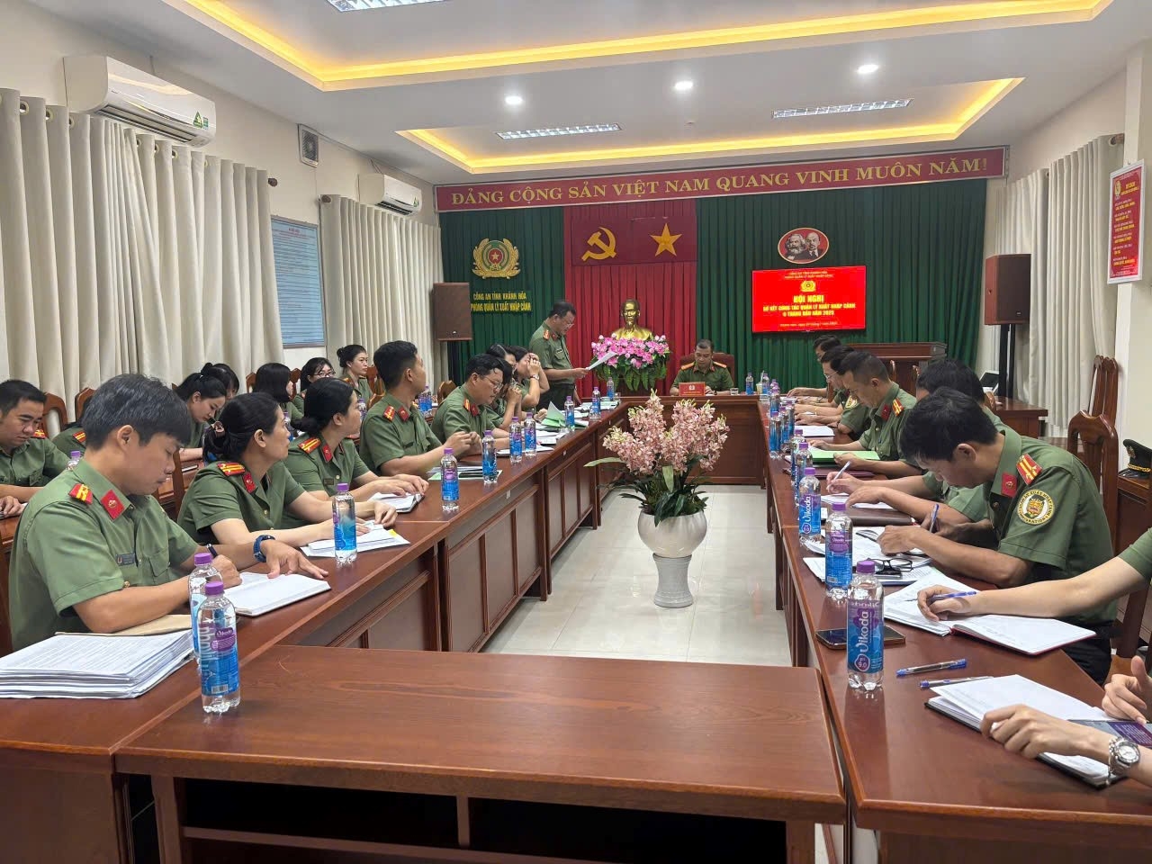 Phòng Quản lý xuất nhập cảnh tổ chức Hội nghị sơ kết công tác 6 tháng đầu năm 2025