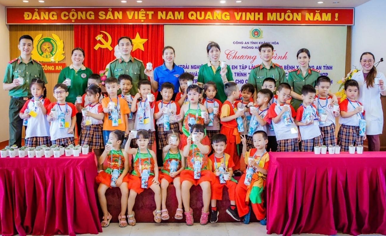 Phòng Hậu cần hưởng ứng Chiến dịch Thanh niên Công an tình nguyện hè