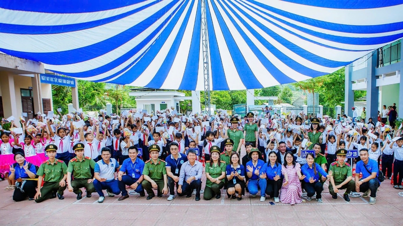 Đoàn cơ sở Phòng Hậu cần: tổ chức sôi nổi các hoạt động hưởng ứng  Chiến dịch Thanh niên Công an tình nguyện hè năm 2025