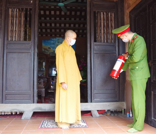 Khuyến cáo các biện pháp đảm bảo an toàn phòng cháy, chữa cháy khi thắp hương, thờ cúng, đốt vàng mã.