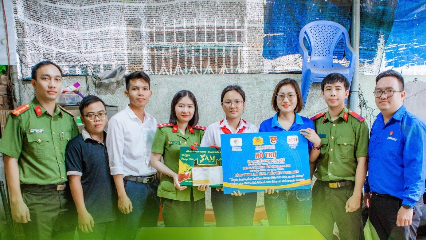 Phòng Hậu cần: Tổ chức Chương trình  thăm, tặng quà, nhận đỡ đầu “Em nuôi của Đoàn, của Hội”