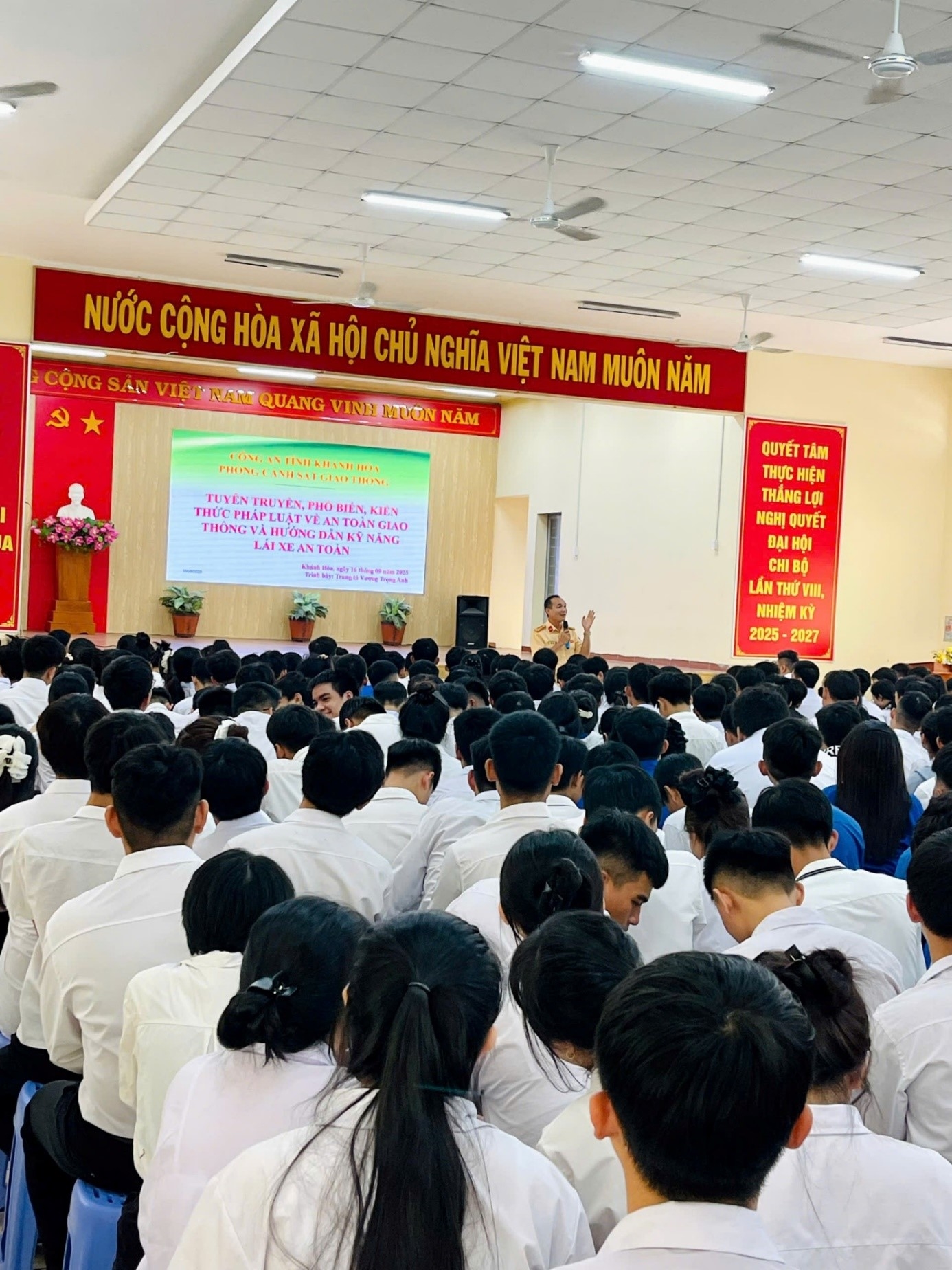 Tăng cường công tác tuyên truyền, phổ biến, kiến thức pháp luật về trật tự an toàn giao thông cho học sinh, sinh viên trong các cơ sở giáo dục