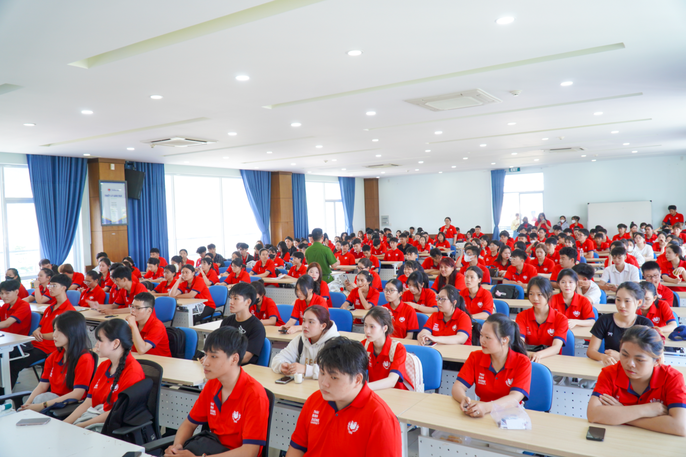 Tuyên truyền, phổ biến kiến thức, kỹ năng về phòng cháy, chữa cháy, cứu nạn, cứu hộ cho sinh viên năm nhất Trường Đại học Thái Bình Dương