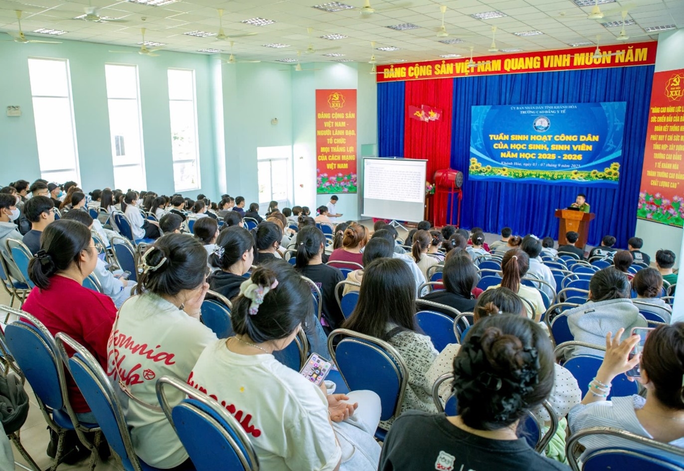 Tuyên truyền pháp luật về phòng, chống ma túy năm 2025 cho hơn 300 học sinh và sinh viên trường Cao Đẳng Y Tế