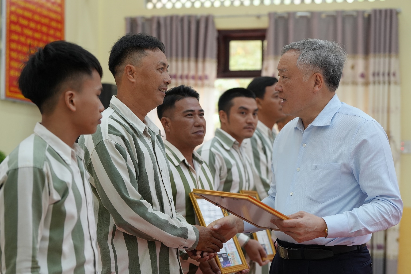 Phó Thủ tướng thường trực Chính phủ dự Lễ công bố Quyết định đặc xá của Chủ tịch nước tại Trại giam A2