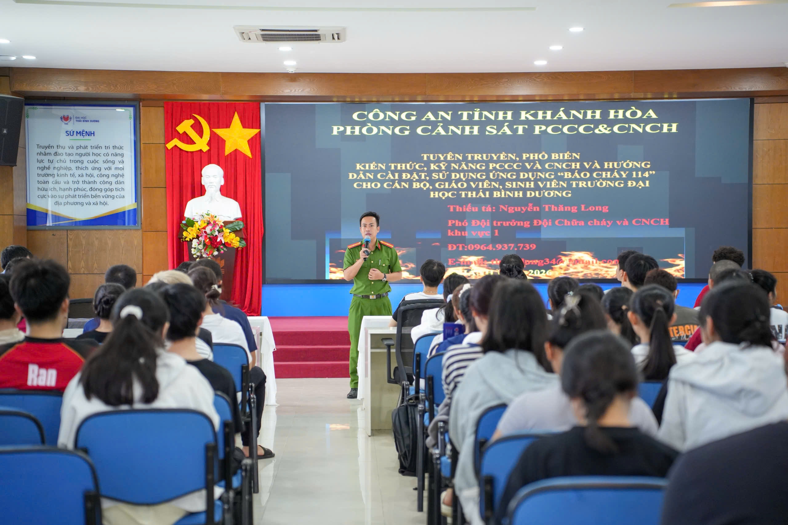 Hơn 500 giáo viên, sinh viên Trường Đại học Thái Bình Dương được tập huấn kỹ năng phòng cháy, chữa cháy