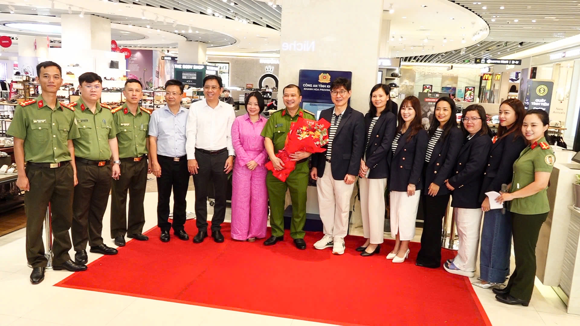 Triển khai thí điểm hệ thống hỗ trợ pháp lý và an toàn cho khách du lịch quốc tế trên địa bàn tỉnh Khánh Hòa