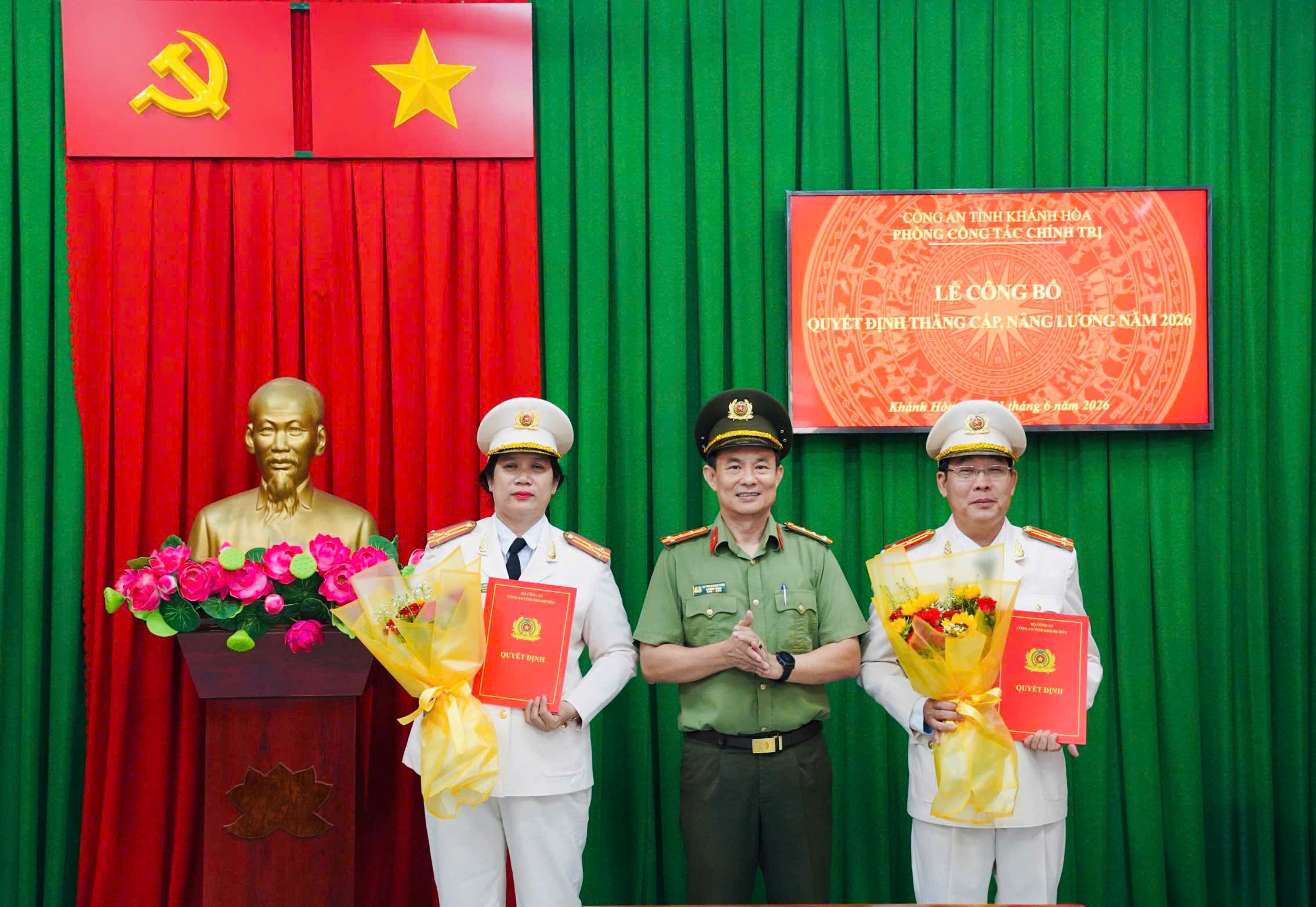 Phòng Công tác chính trị tổ chức Lễ công bố Quyết định của Giám đốc Công an tỉnh về thăng cấp bậc hàm, nâng bậc lương năm 2026