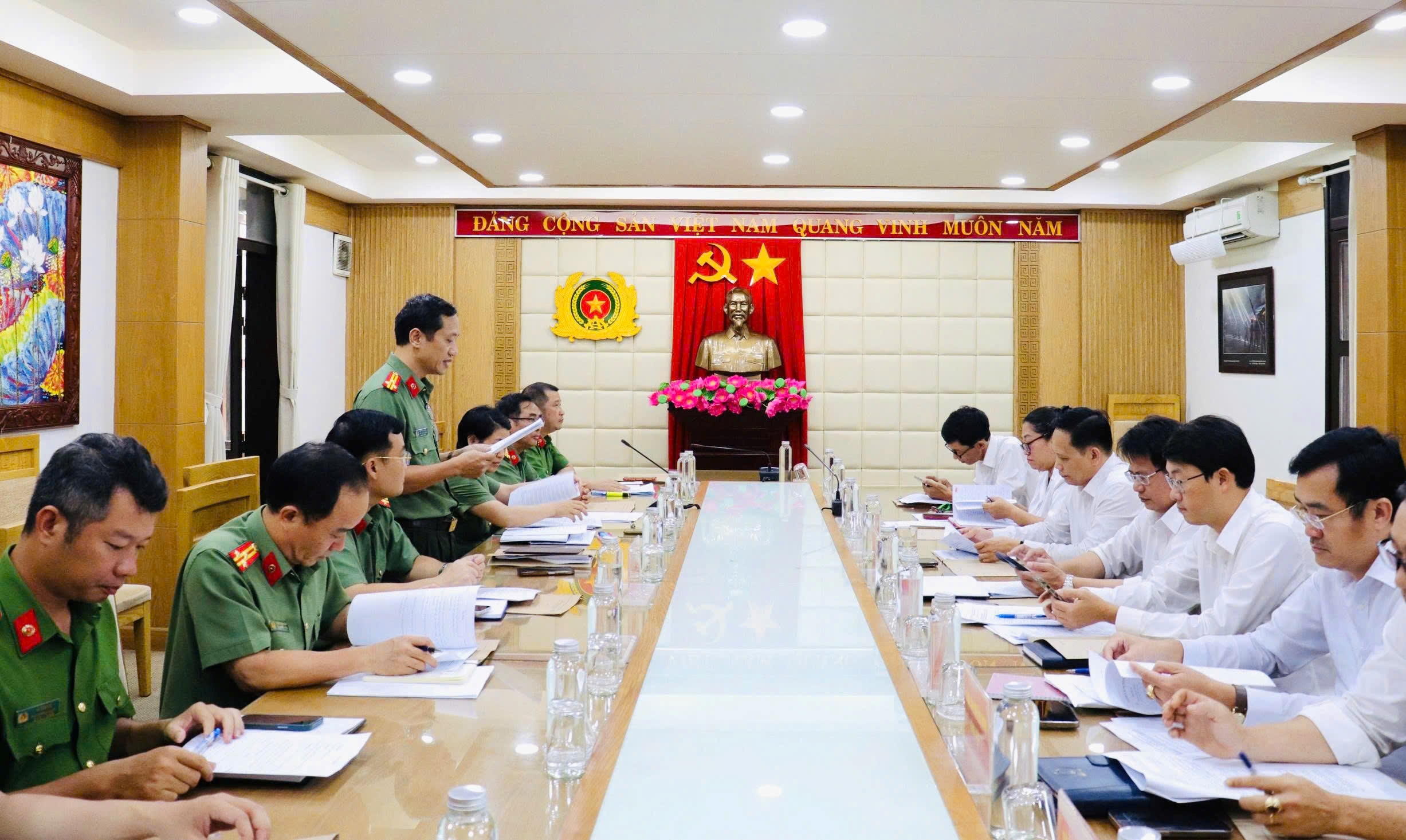 Tăng cường phối hợp làm sạch cơ sở dữ liệu lý lịch tư pháp trên ứng dụng VNeID