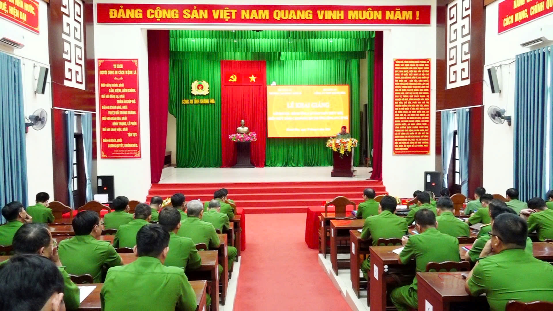Bồi dưỡng, cập nhật kiến thức mới, kiến thức nâng cao cho Trưởng Công an cấp xã
