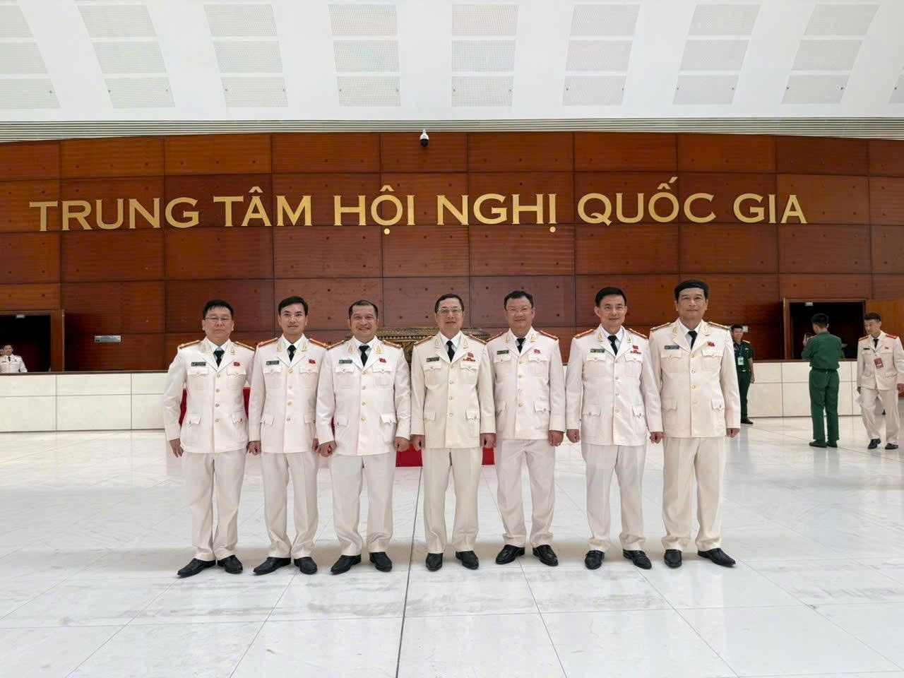 Đoàn đại biểu Công an tỉnh Khánh Hòa tham dự Lễ kỷ niệm 80 năm Ngày truyền thống lực lượng ANND